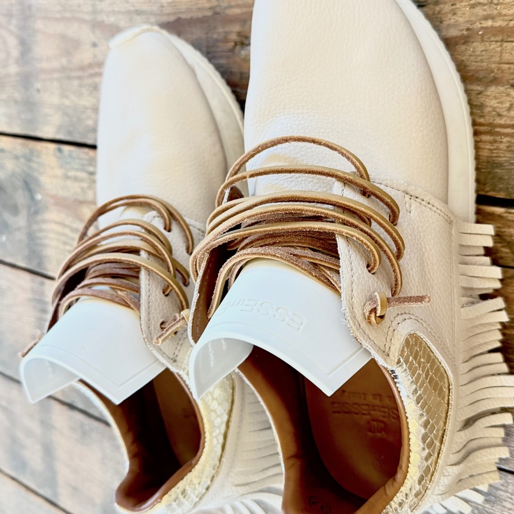 Esseutesse Ivory Leather Fringe moccasin w/gold python trim Sz 37 worn once!!